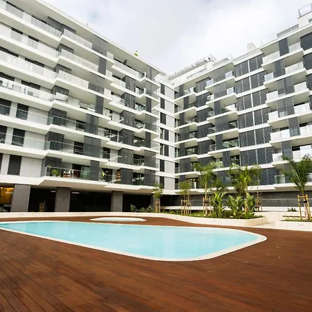 Lägenhet Modern With Balcony And Pool By Homing