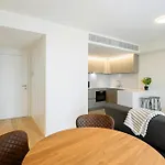 Modern With Balcony And Pool By Homing Lisboa